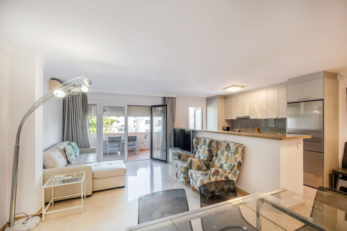2 Bedroom Apartment for Sale in Nueva Andalucía — 5