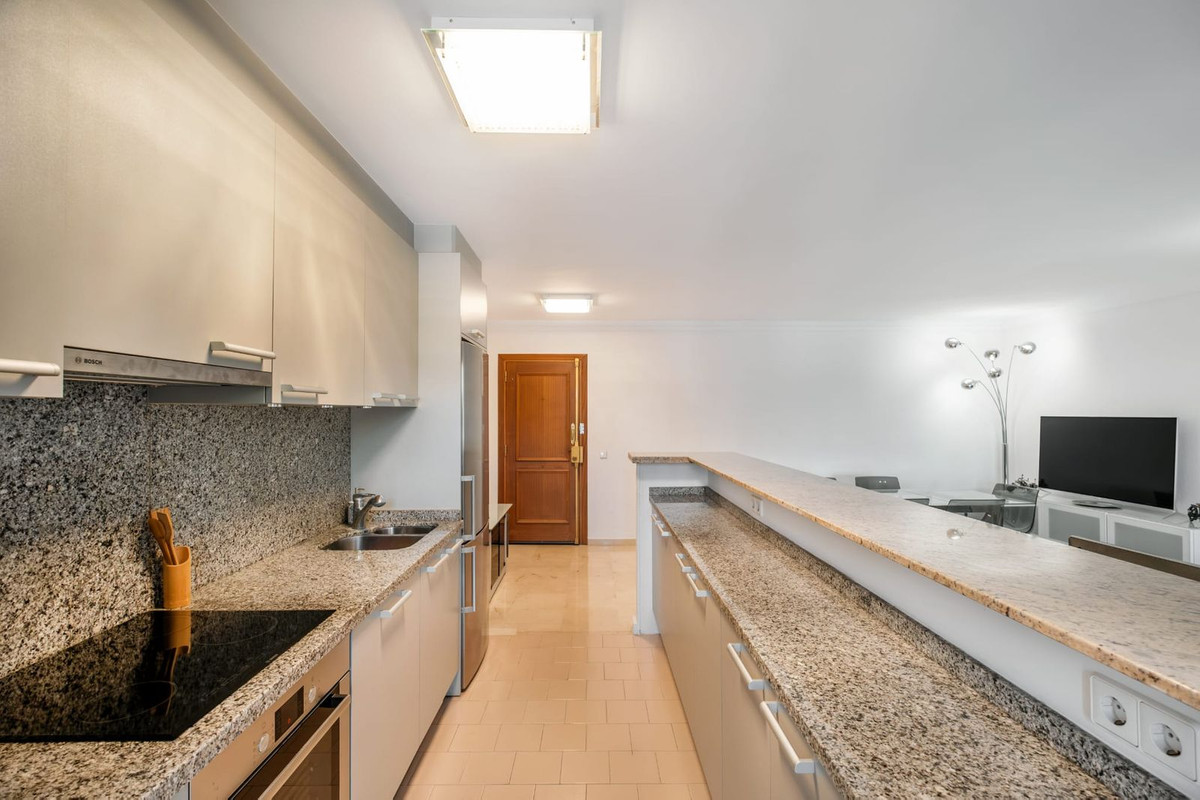 2 Bedroom Apartment for Sale in Nueva Andalucía — 7
