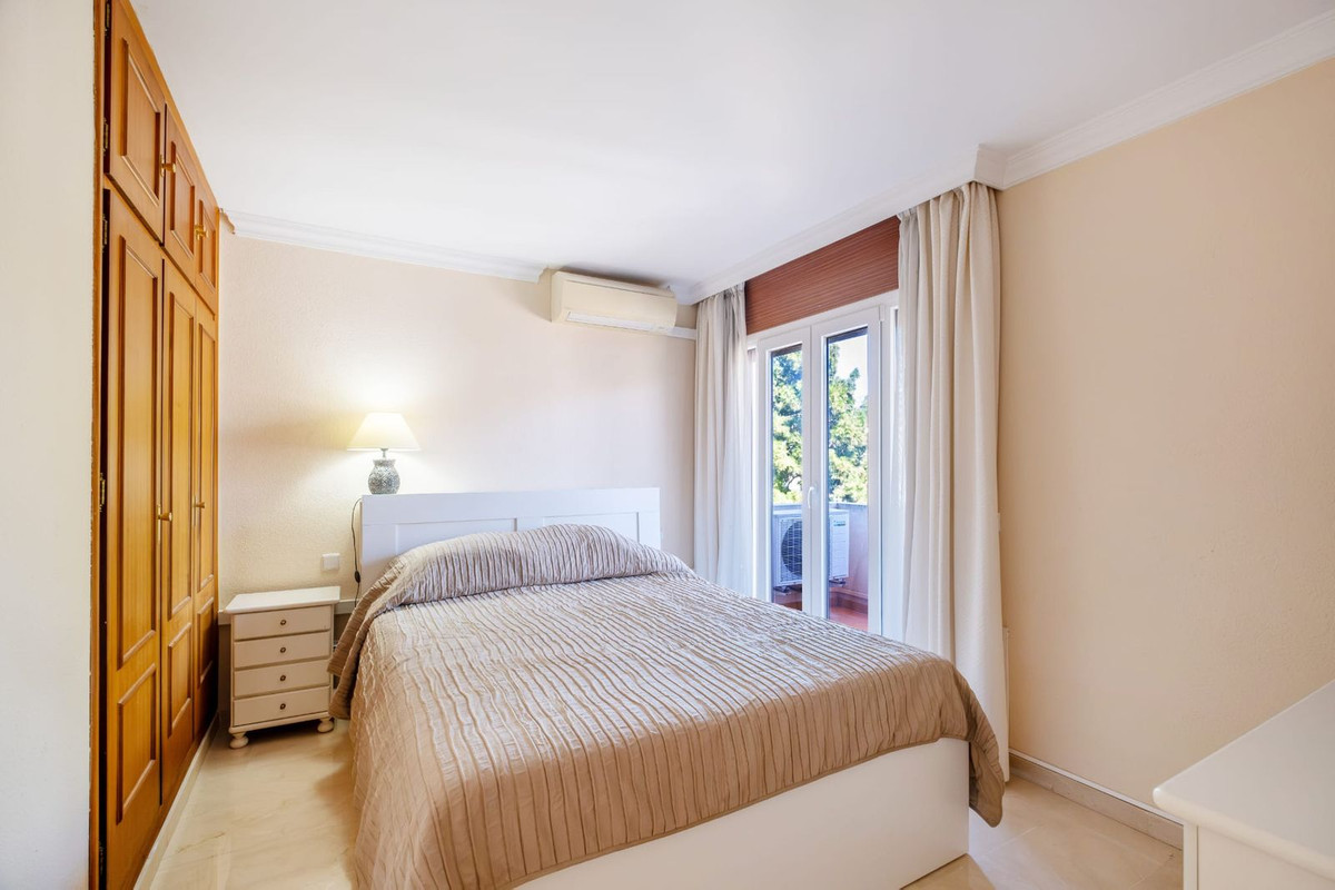 2 Bedroom Apartment for Sale in Nueva Andalucía — 9