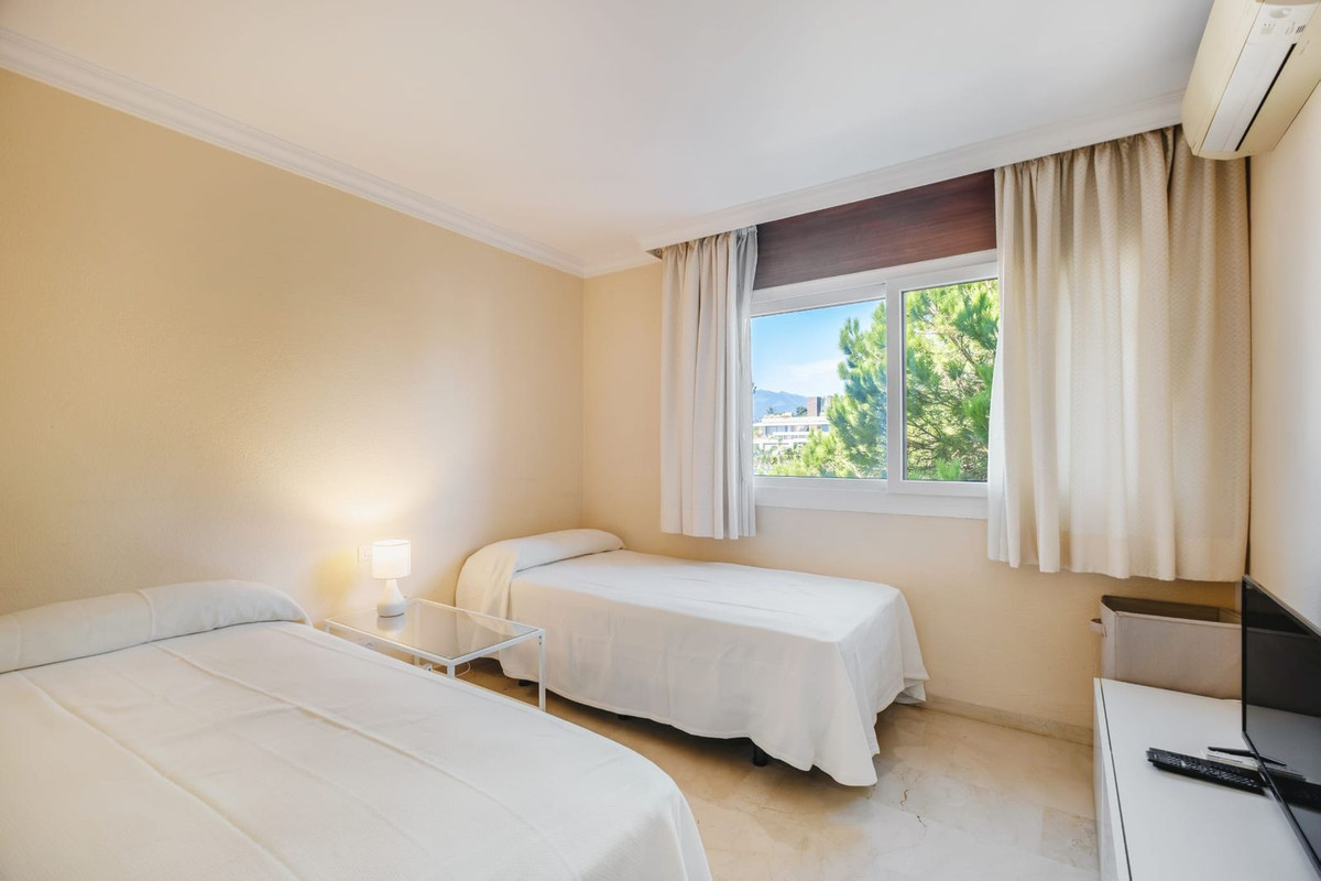 2 Bedroom Apartment for Sale in Nueva Andalucía — view 10