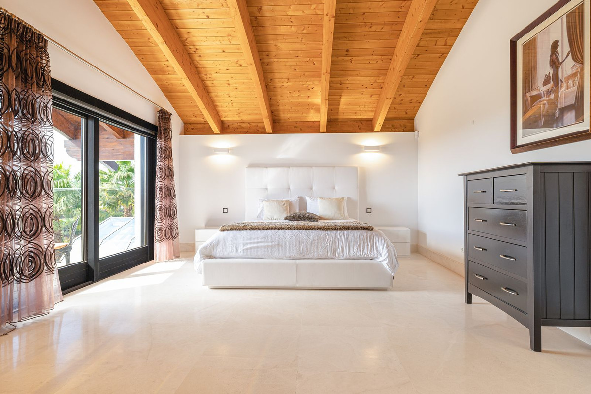 8 Bedroom Villa for Sale in Los Flamingos — view 11