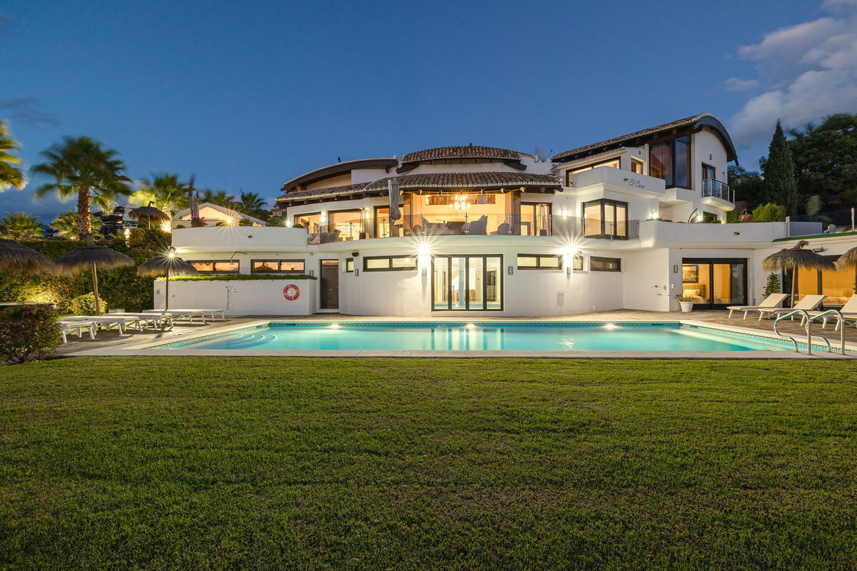 8 Bedroom Villa for Sale in Los Flamingos — view 16
