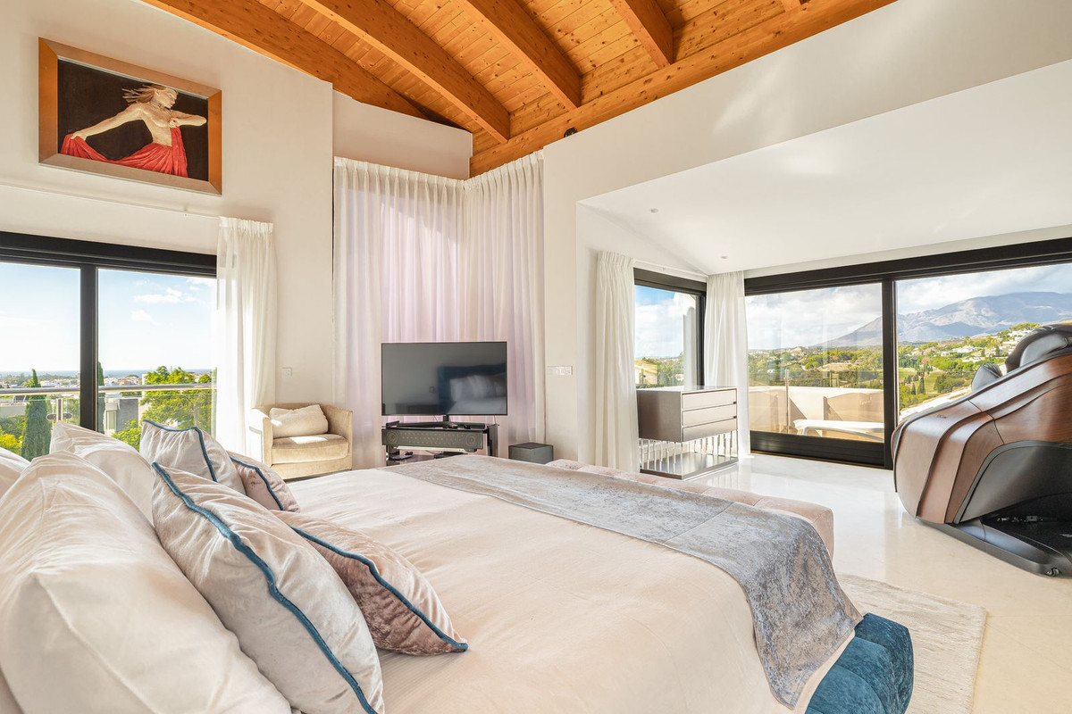 8 Bedroom Villa for Sale in Los Flamingos — 9