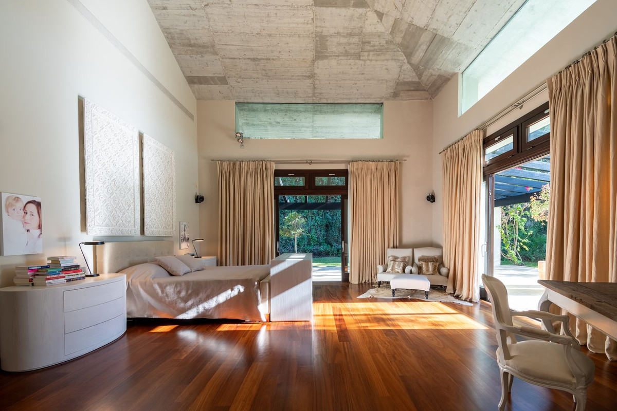 8 Bedroom Villa for Sale in La Zagaleta — view 15