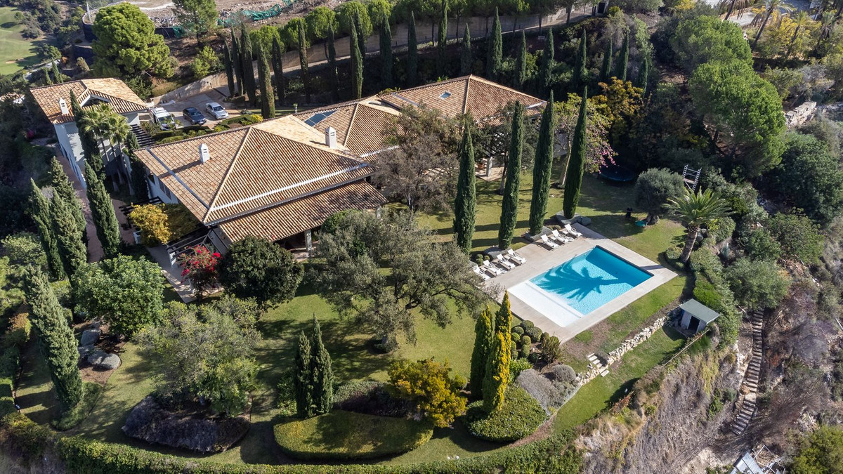 8 Bedroom Villa for Sale in La Zagaleta — view 19