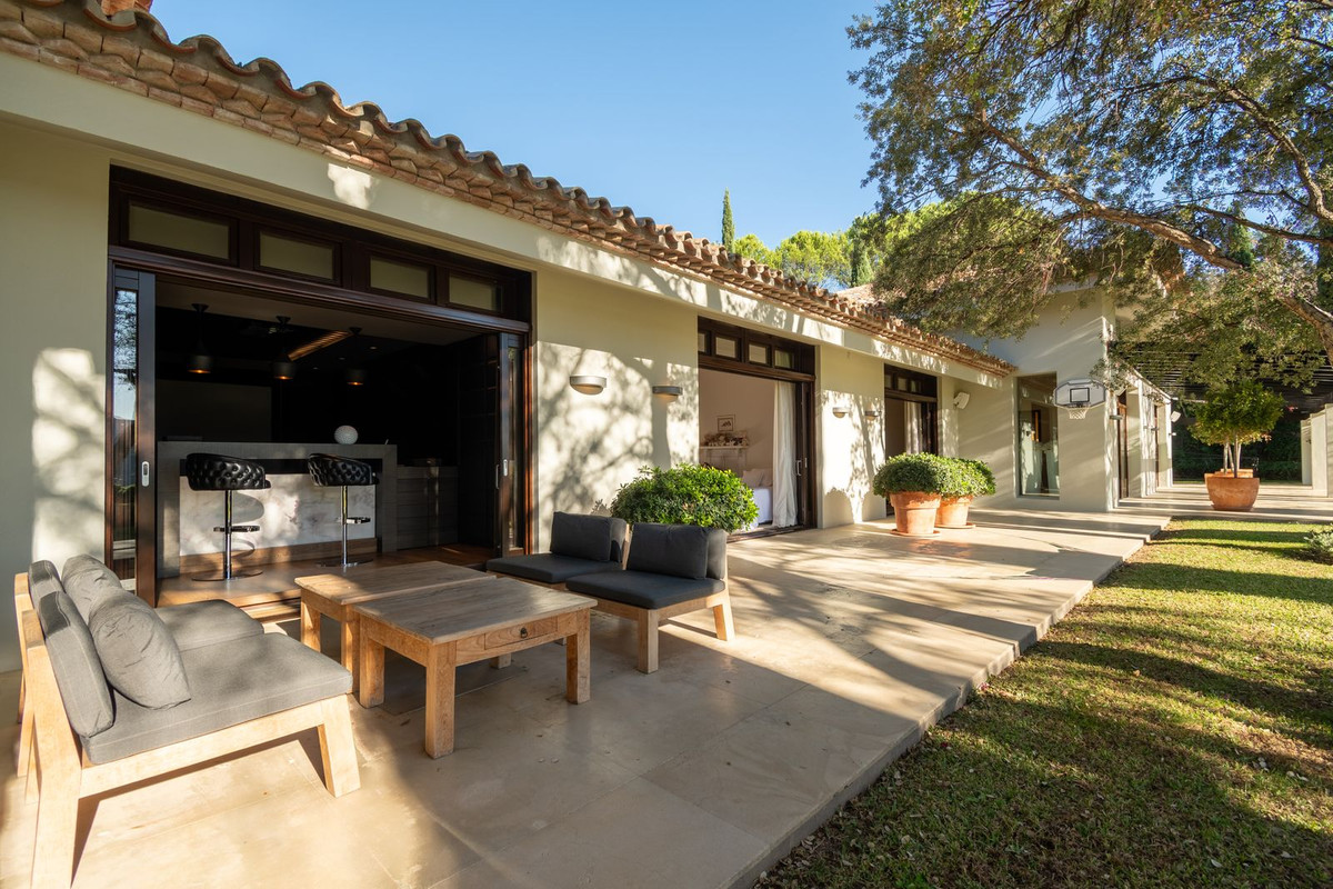 8 Bedroom Villa for Sale in La Zagaleta — 5