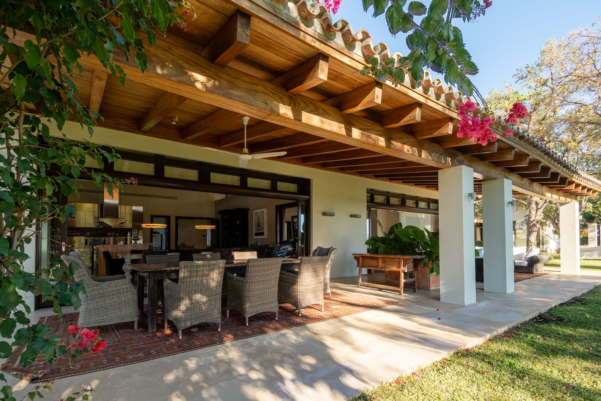 8 Bedroom Villa for Sale in La Zagaleta — 6
