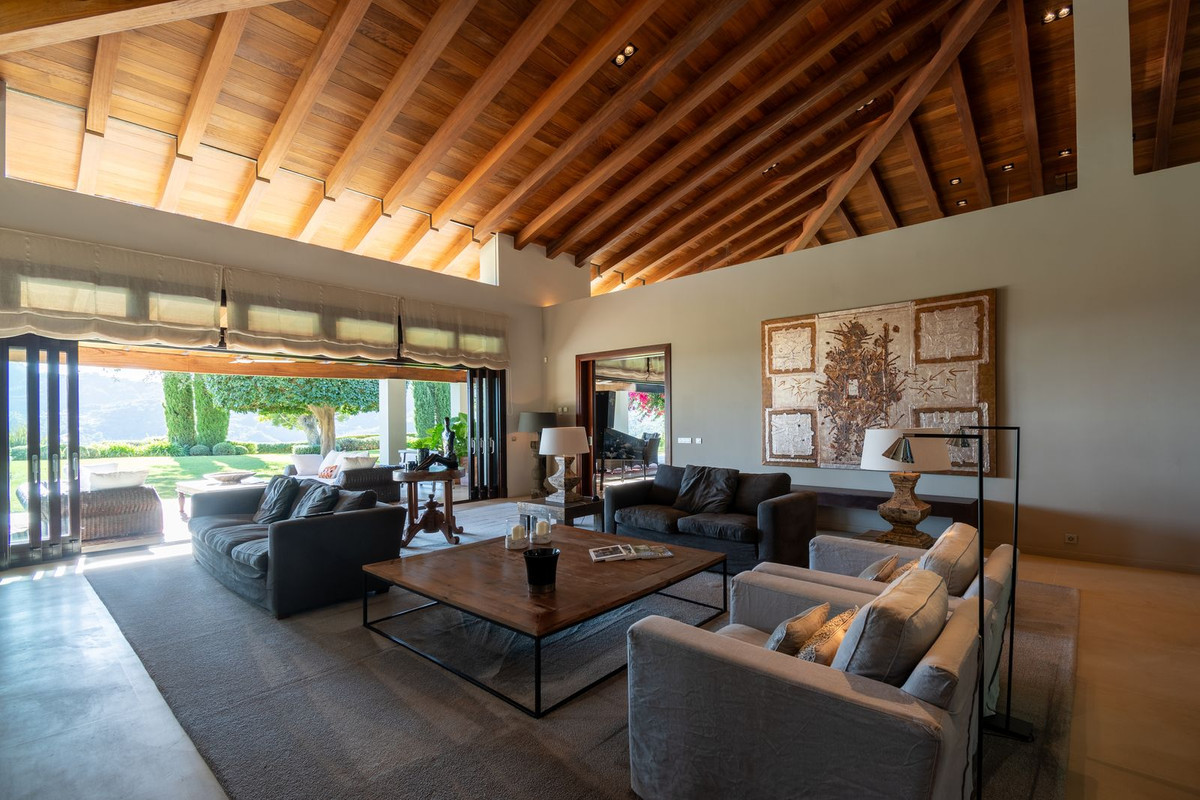 8 Bedroom Villa for Sale in La Zagaleta — 8