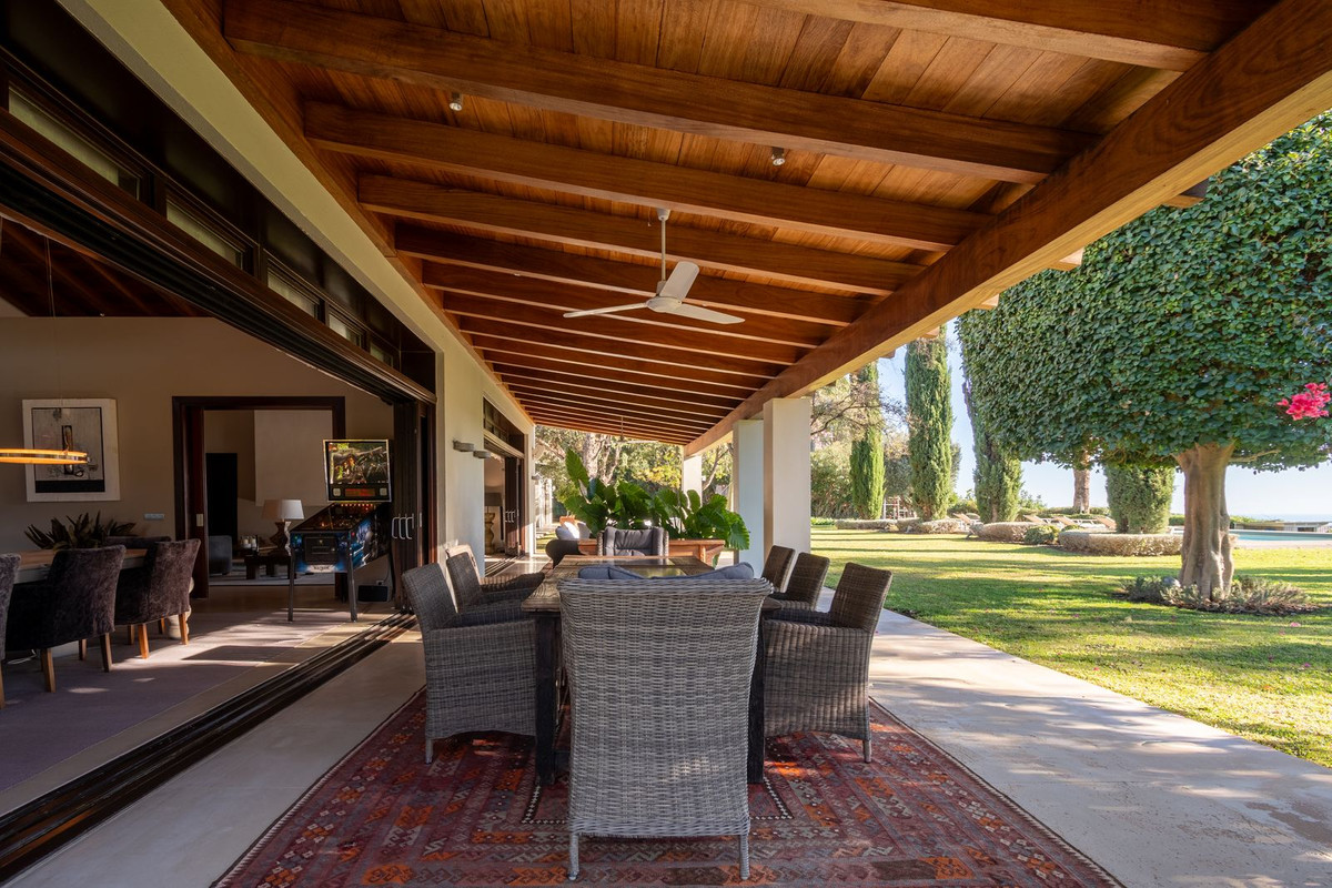 8 Bedroom Villa for Sale in La Zagaleta — 9