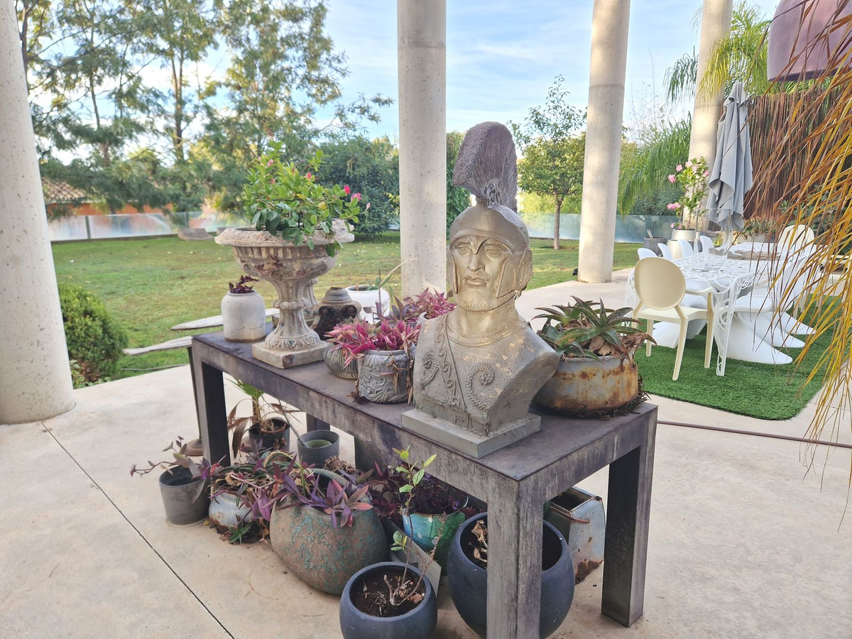 5 Bedroom Villa for Sale in Estepona — 4