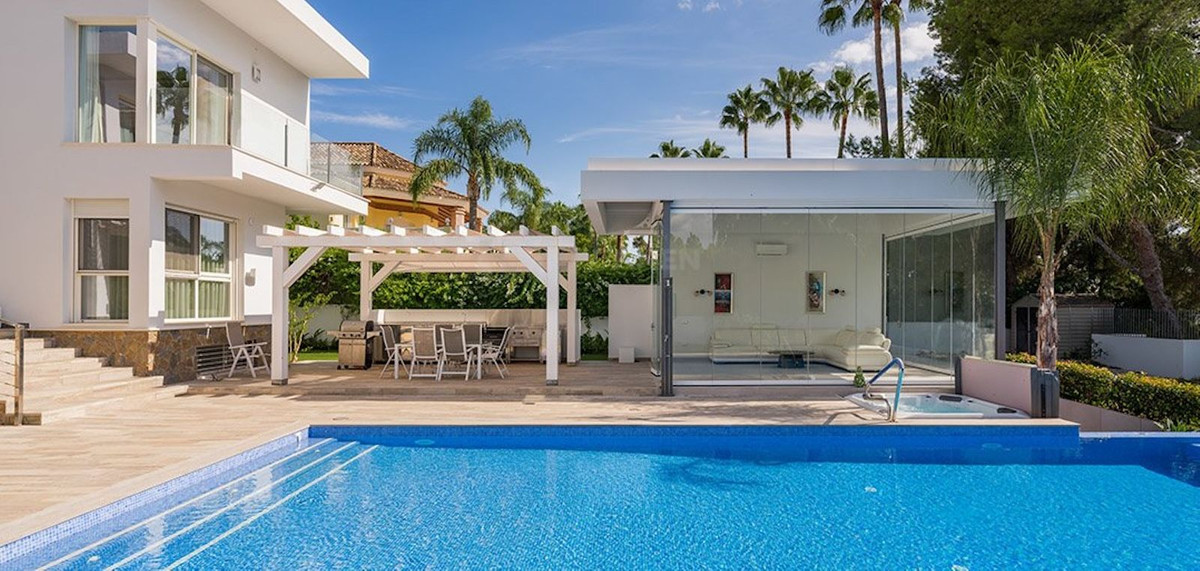 7 Bedroom Villa for Sale in Nueva Andalucía — 3