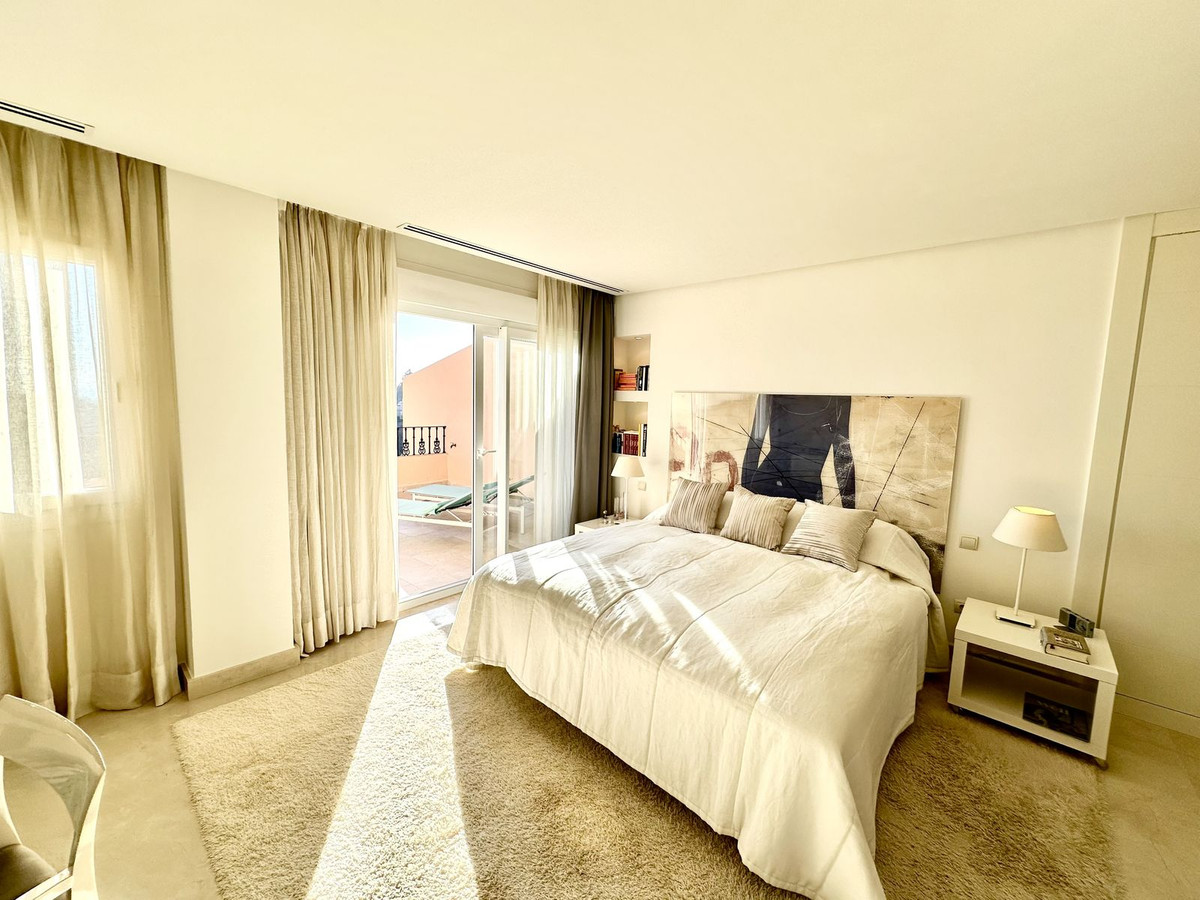 2 Bedroom Apartment for Sale in Nueva Andalucía — 3