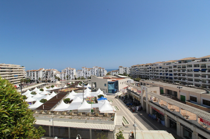 4 Bedroom Apartment for Sale in Puerto Banús — 8