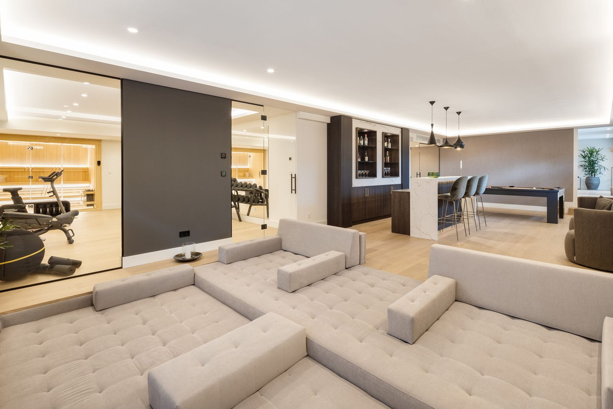 5 Bedroom Villa for Sale in Nueva Andalucía — view 18