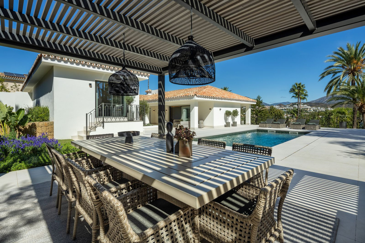 5 Bedroom Villa for Sale in Nueva Andalucía — 4
