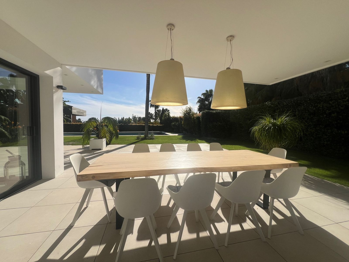 6 Bedroom Villa for Sale in Nagüeles — view 14