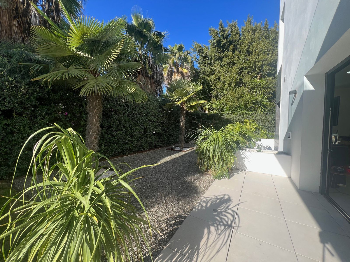 6 Bedroom Villa for Sale in Nagüeles — view 15