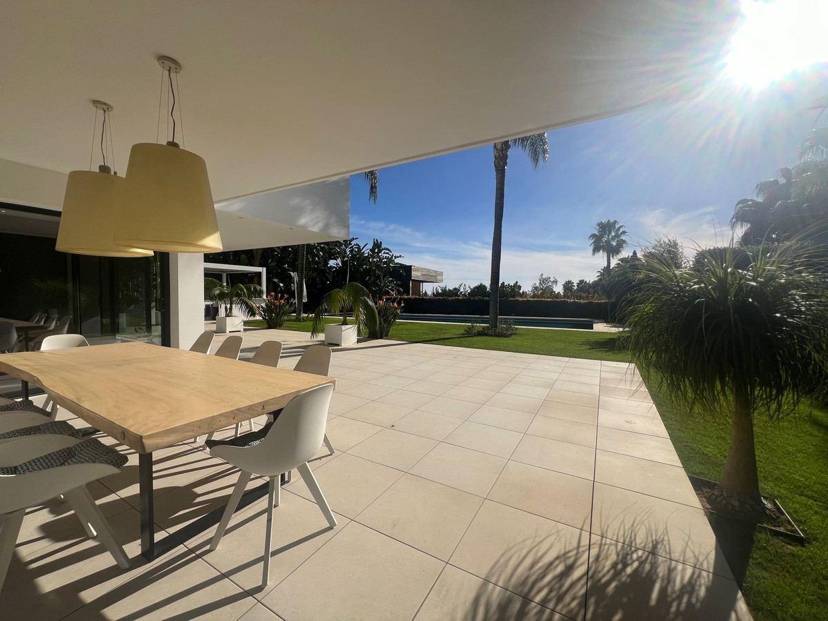 6 Bedroom Villa for Sale in Nagüeles — view 16