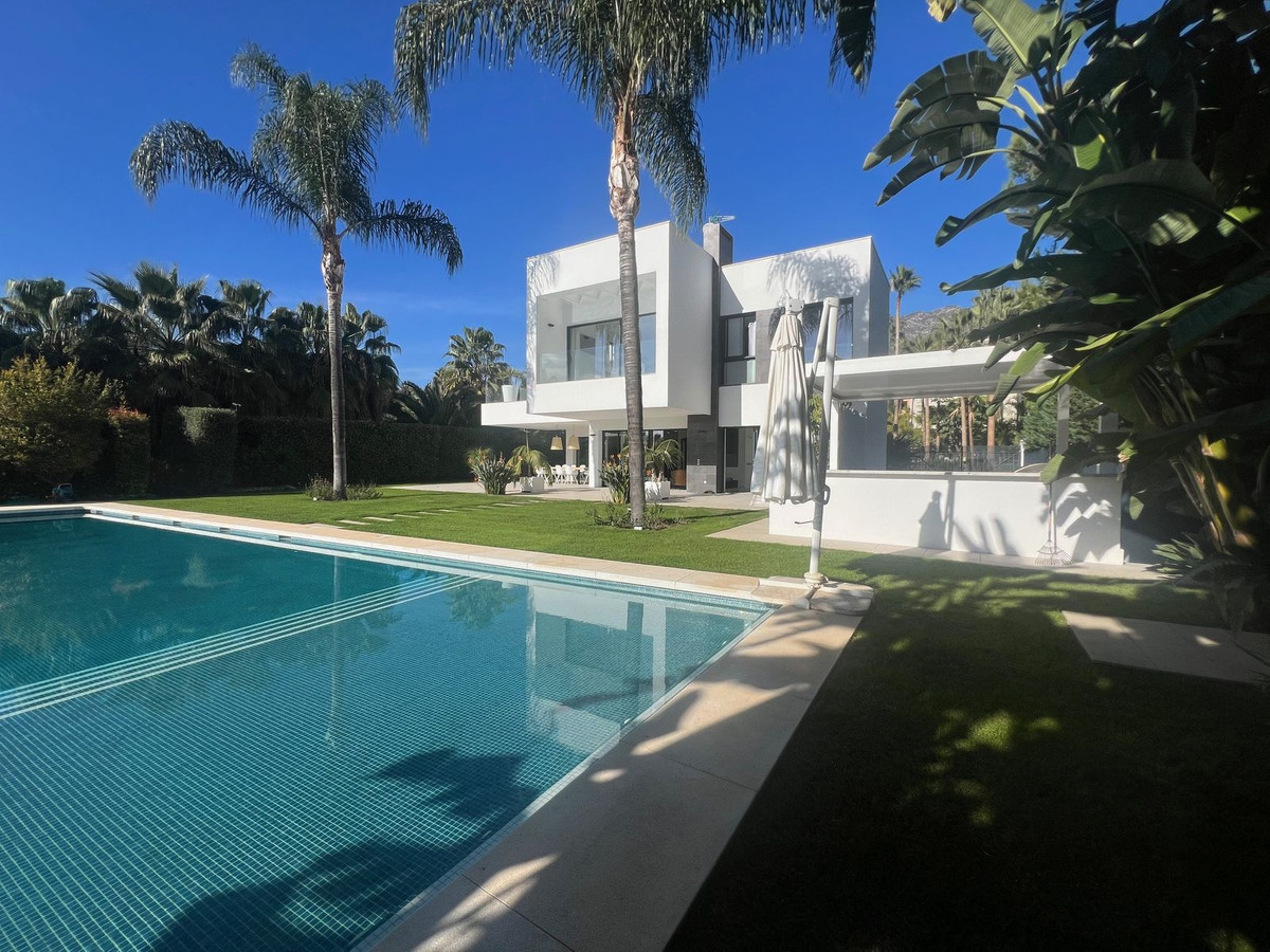 6 Bedroom Villa for Sale in Nagüeles — view 20