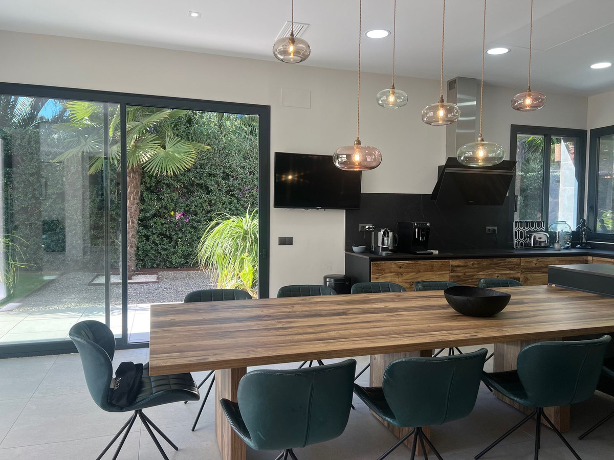 6 Bedroom Villa for Sale in Nagüeles — 5