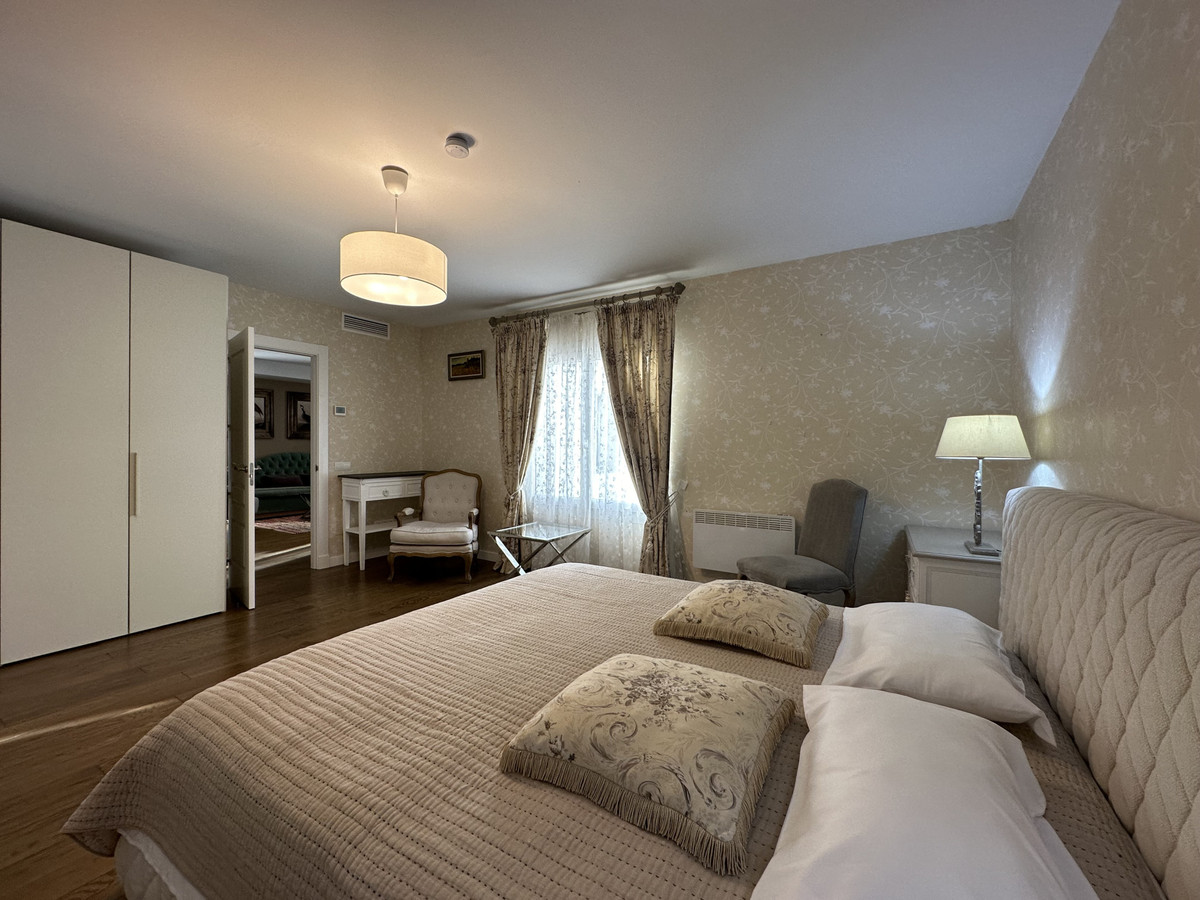 3 Bedroom Apartment for Sale in Puerto Banús — view 16