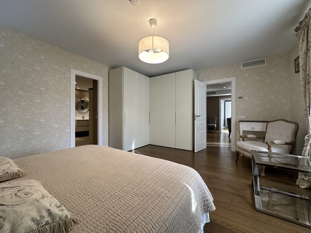 3 Bedroom Apartment for Sale in Puerto Banús — view 17