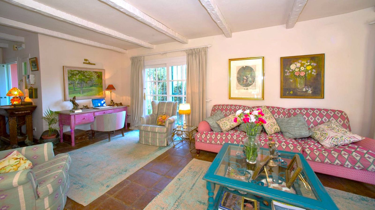 3 Bedroom Villa for Sale in Estepona — 9