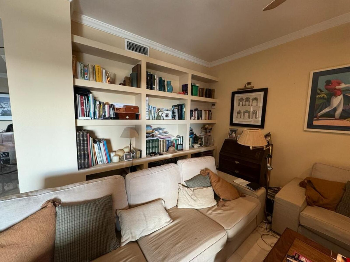 4 Bedroom Villa for Sale in Aloha — view 6