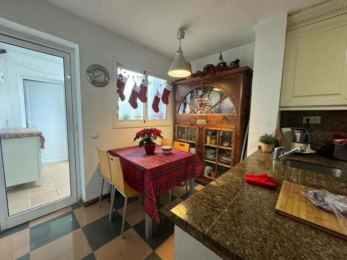 4 Bedroom Villa for Sale in Aloha — view 7