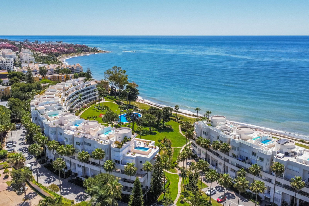 3 Bedroom Apartment for Sale in Estepona — view 17