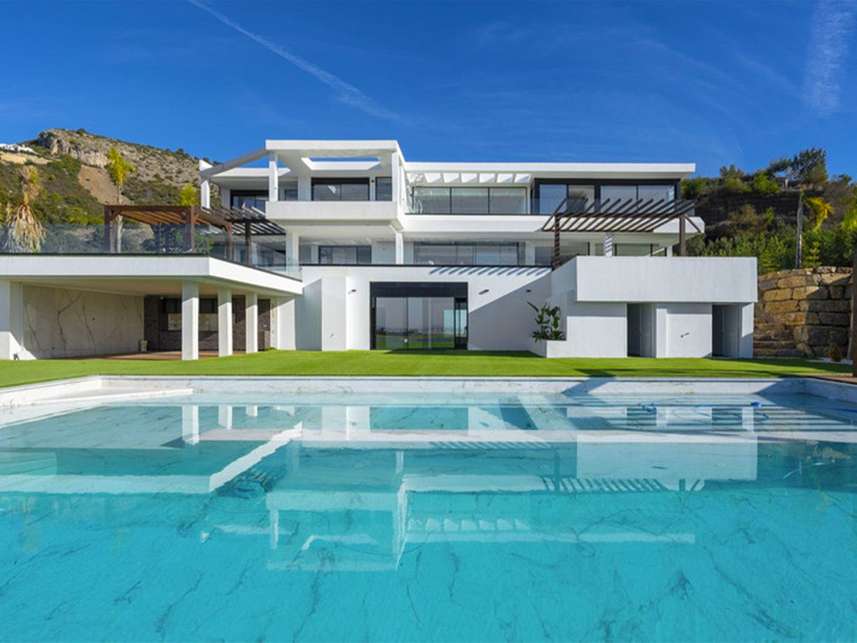 5 Bedroom Villa for Sale in Benahavís
