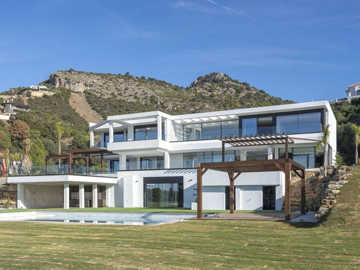 5 Bedroom Villa for Sale in Benahavís — 3