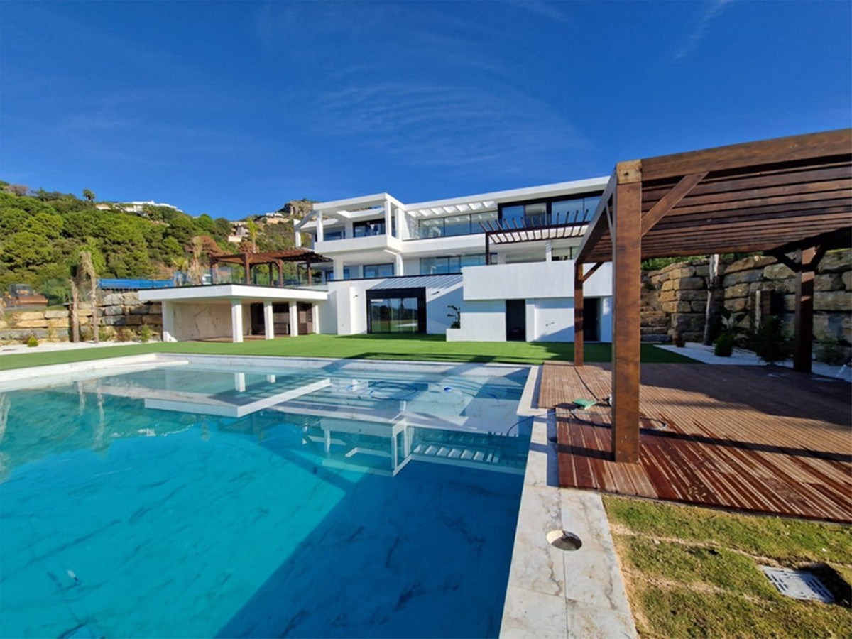 5 Bedroom Villa for Sale in Benahavís — 5