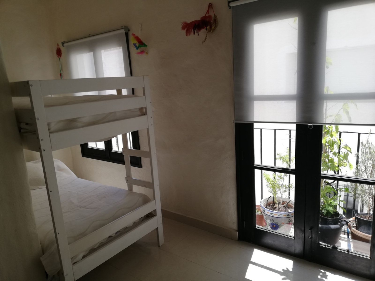 2 Bedroom Apartment for Sale in Puerto Banús — 7