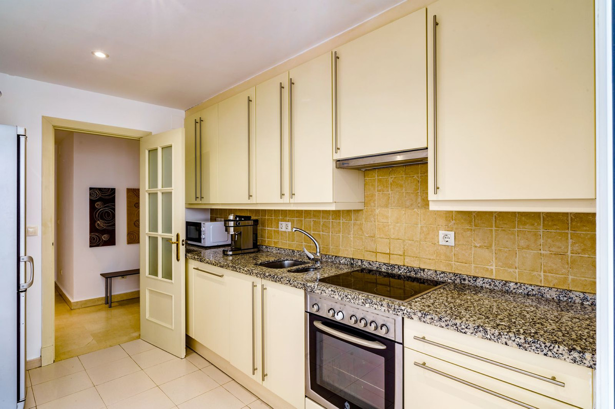 3 Bedroom Apartment for Sale in Marbella — 3