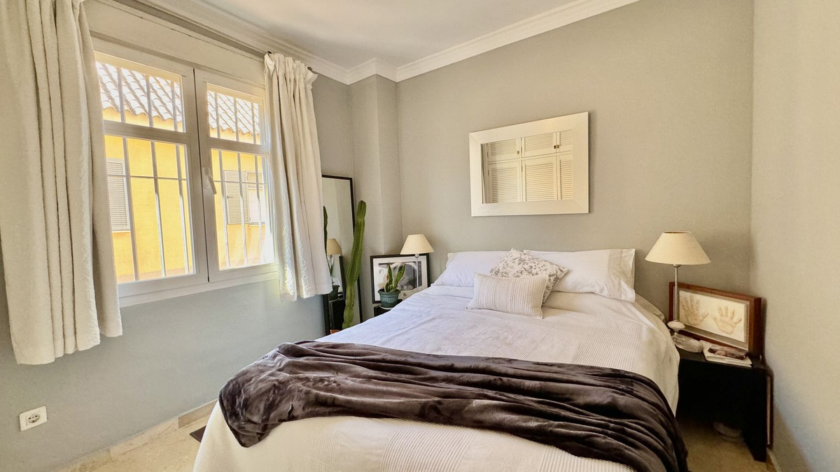 4 Bedroom Villa for Sale in Puerto Banús — view 19