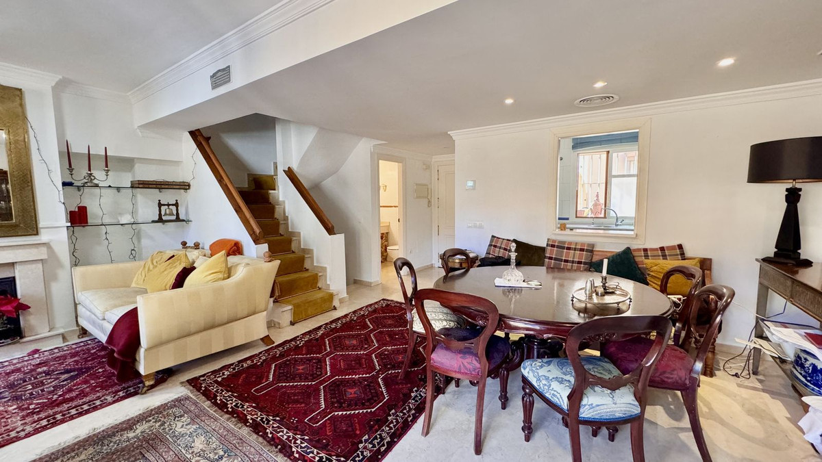 4 Bedroom Villa for Sale in Puerto Banús — 5