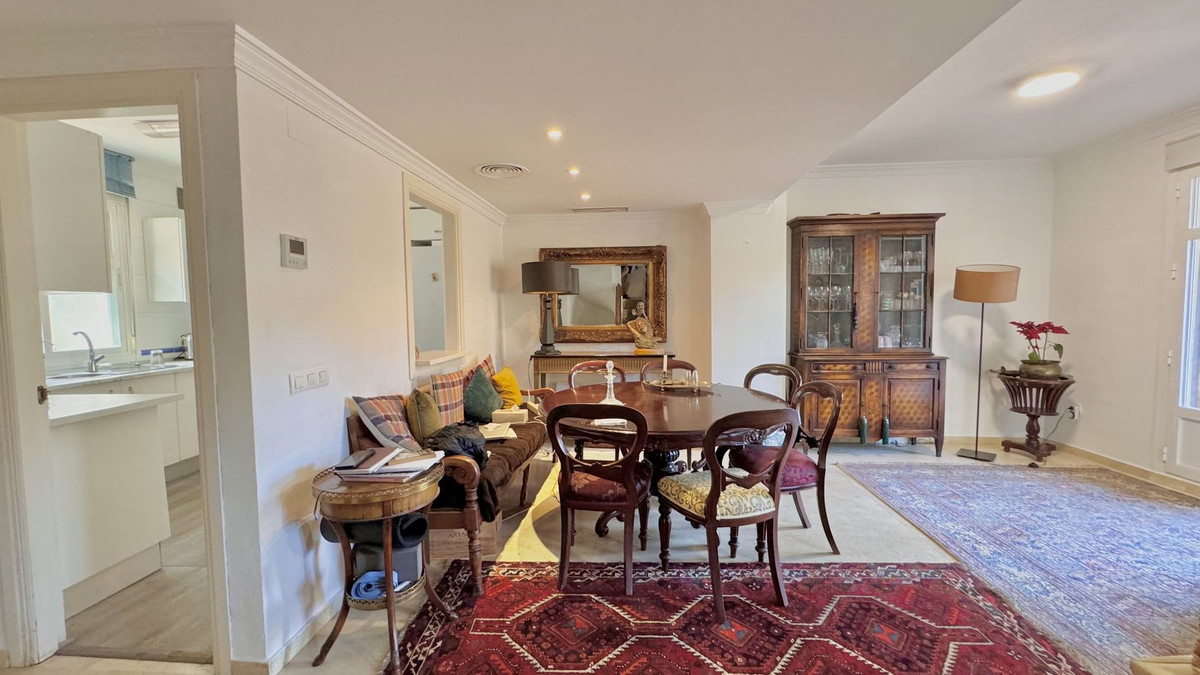 4 Bedroom Villa for Sale in Puerto Banús — 6