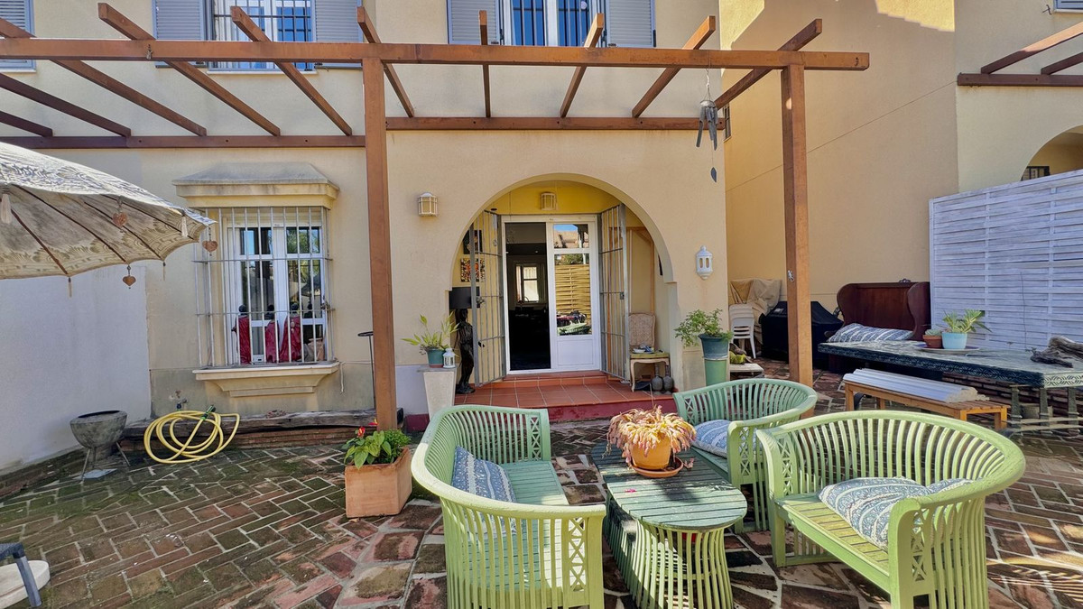 4 Bedroom Villa for Sale in Puerto Banús — 9