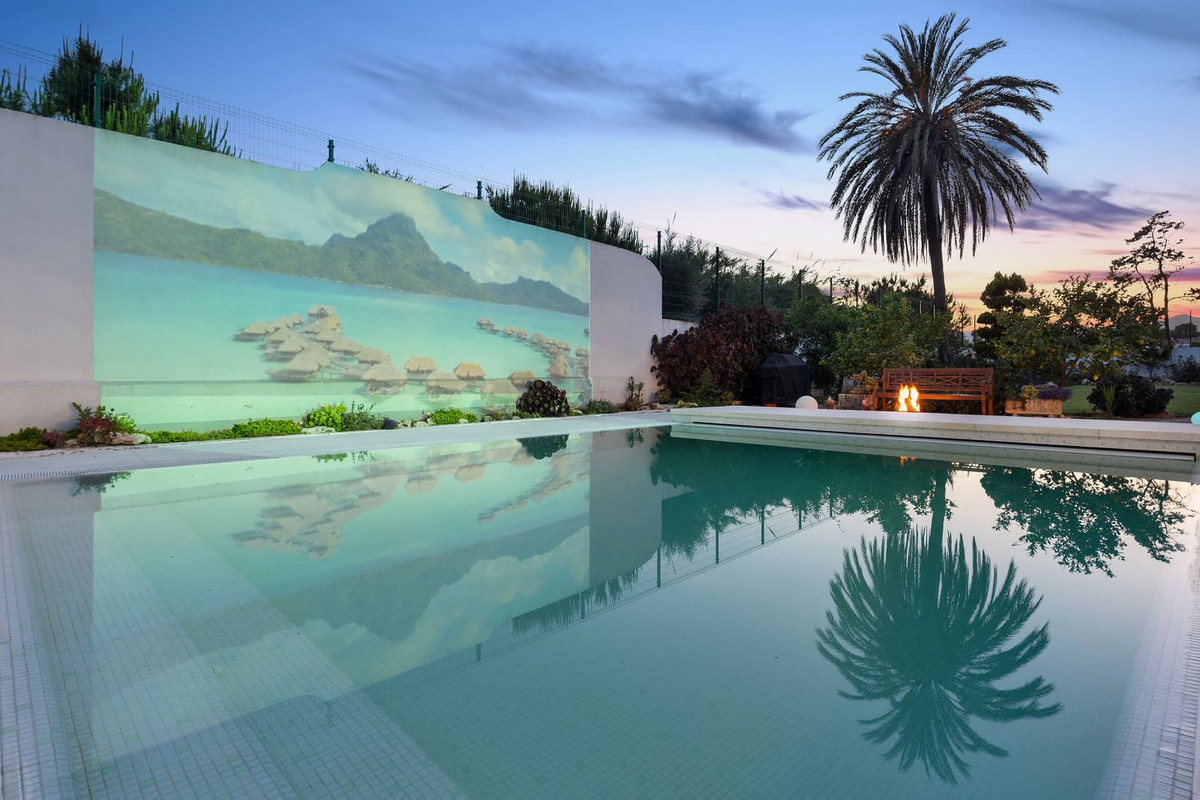 4 Bedroom Villa for Sale in Guadalmina Baja — 9