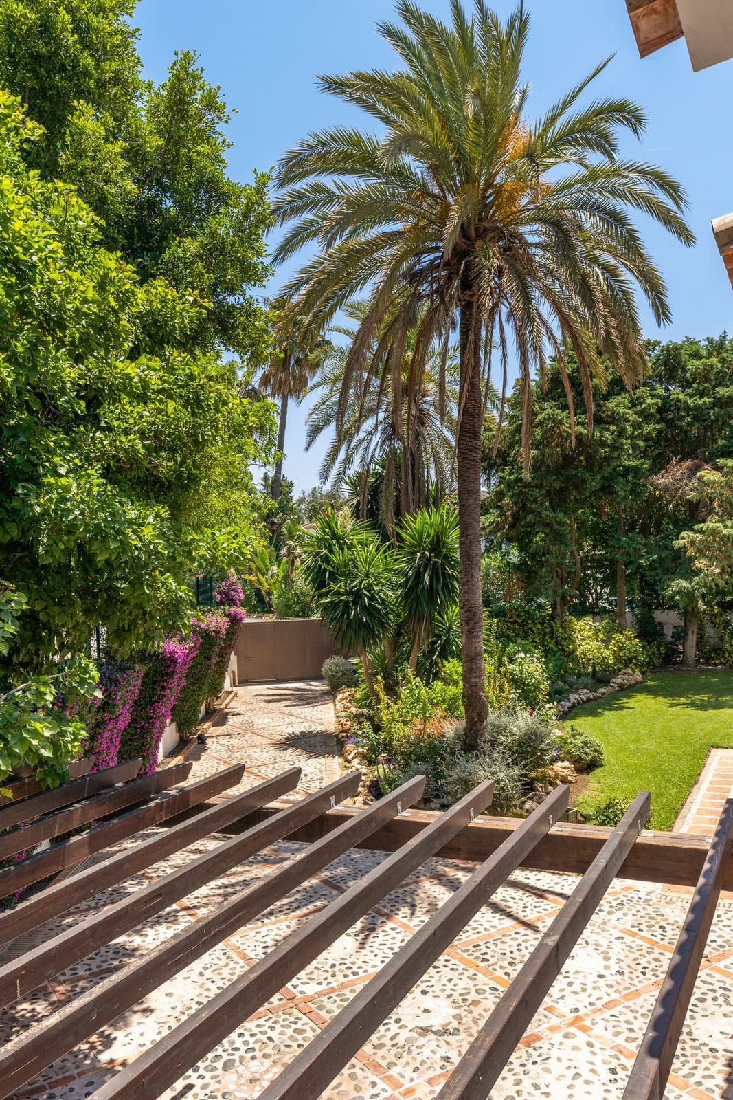 4 Bedroom Villa for Sale in Guadalmina Baja — view 10