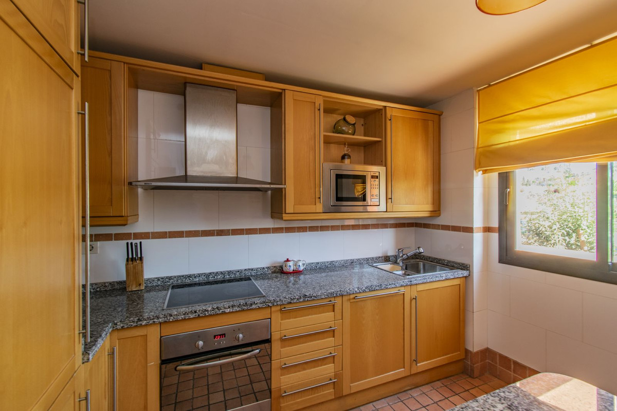 3 Bedroom Apartment for Sale in New Golden Mile — view 19