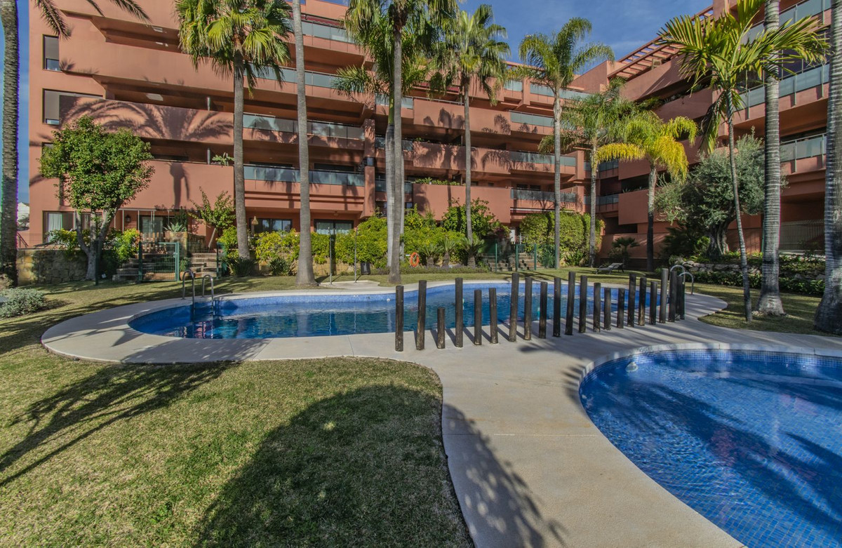 3 Bedroom Apartment for Sale in New Golden Mile — view 10