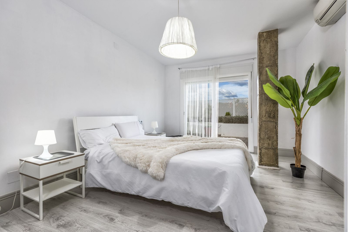 2 Bedroom Apartment for Sale in Nueva Andalucía — view 14