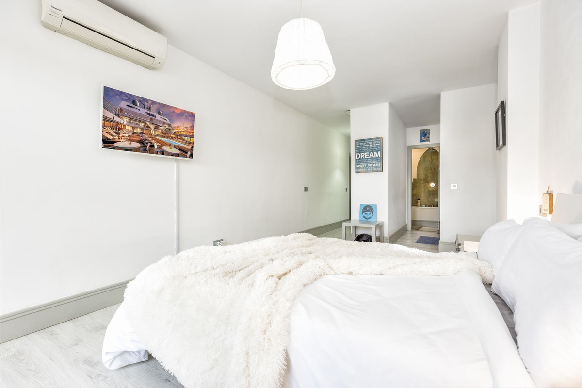 2 Bedroom Apartment for Sale in Nueva Andalucía — view 18