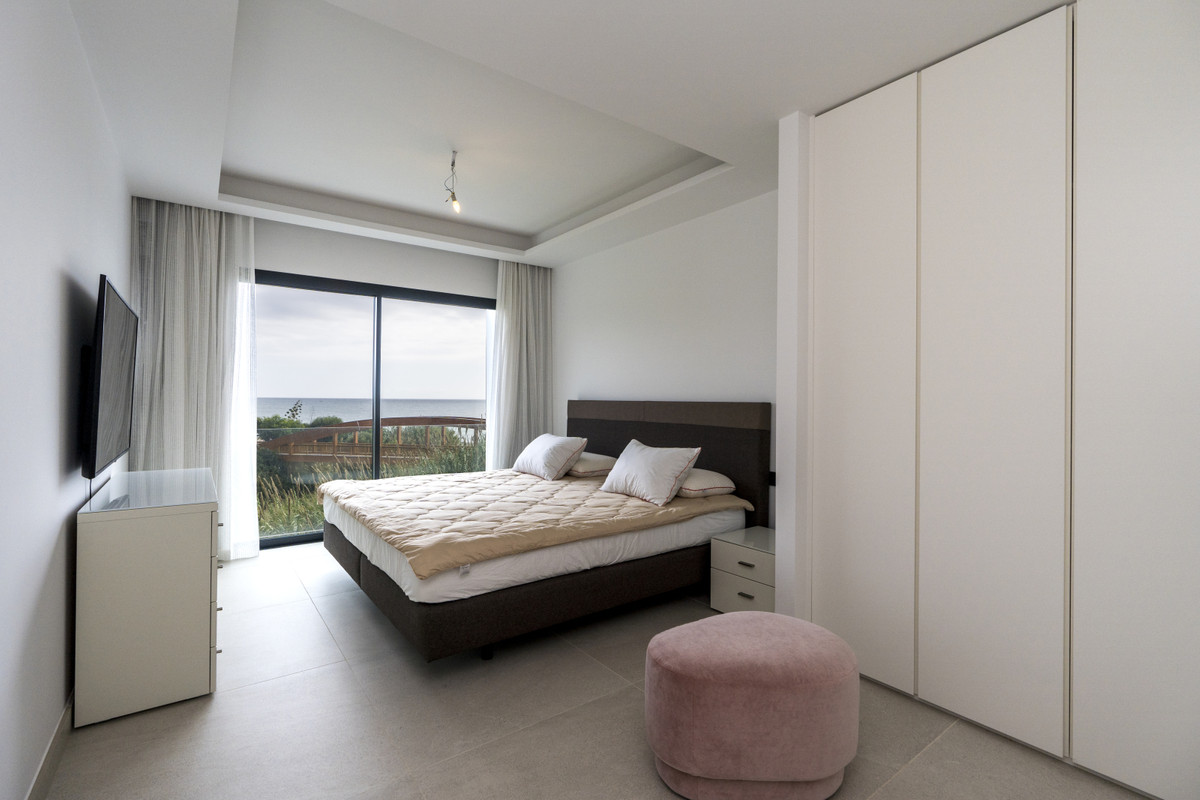 4 Bedroom Villa for Sale in Estepona — view 11