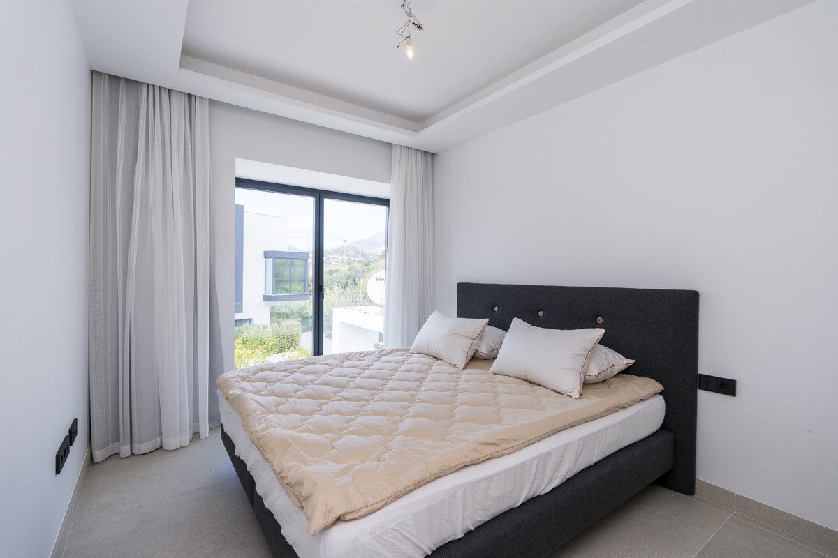 4 Bedroom Villa for Sale in Estepona — view 13