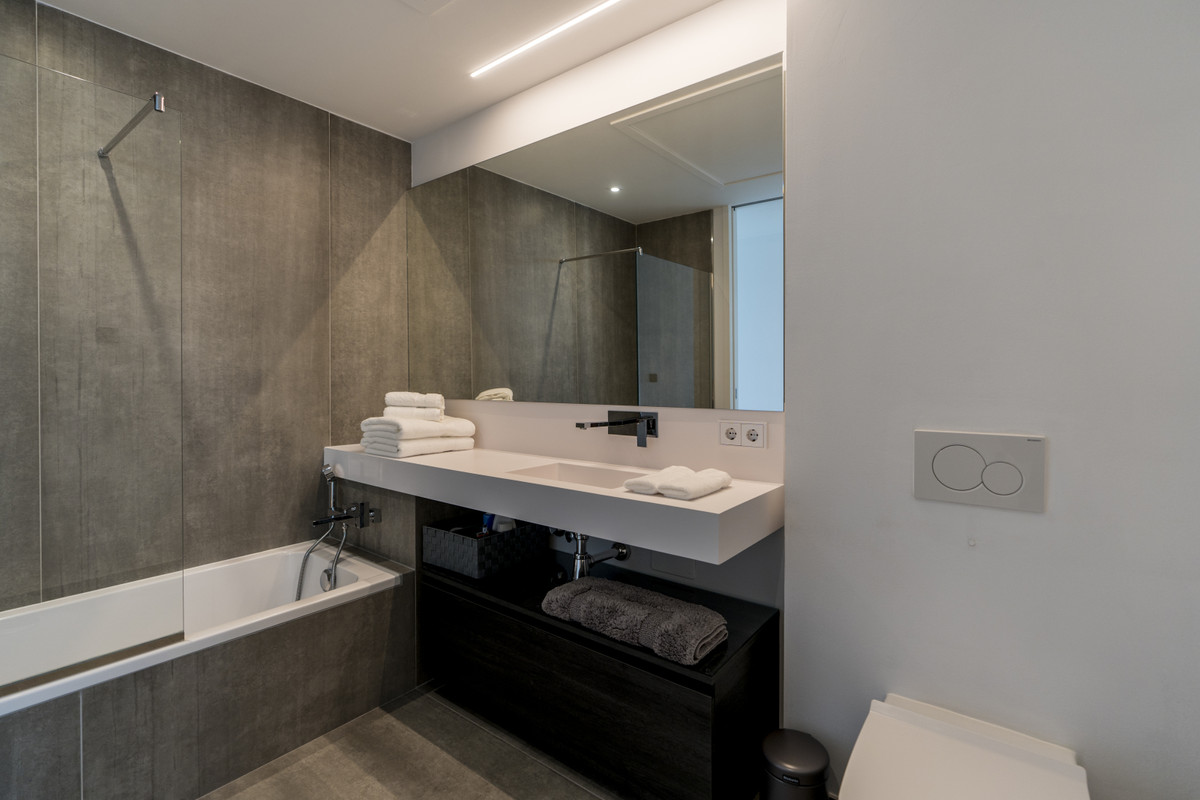 4 Bedroom Villa for Sale in Estepona — view 18