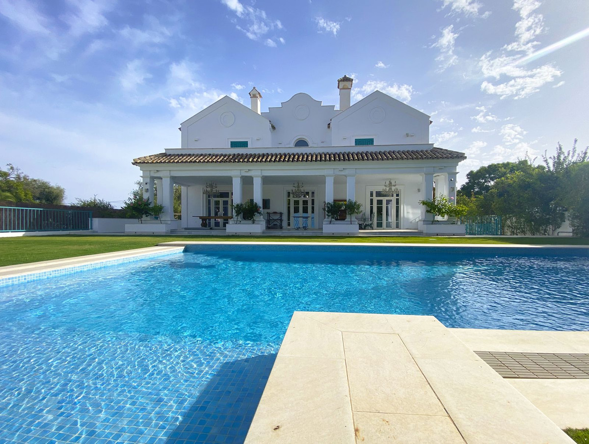13 Bedroom Villa for Sale in Marbella