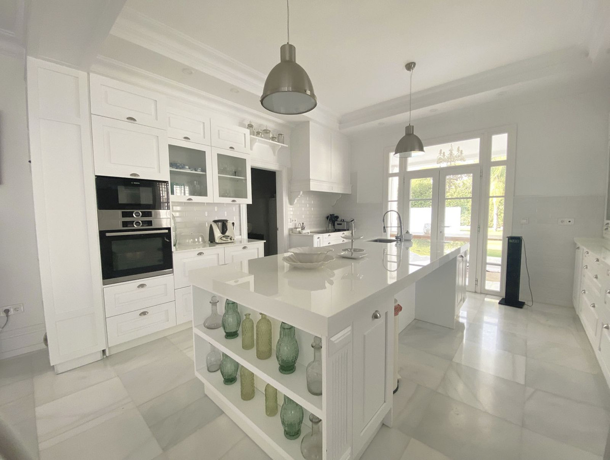13 Bedroom Villa for Sale in Marbella — 5